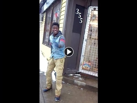 Smack Cam sur une vieille femme innocente