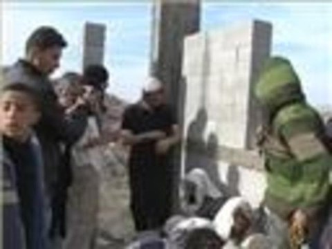 مستوطنون يعتدون على فلسطينيين بالضفة الغربية