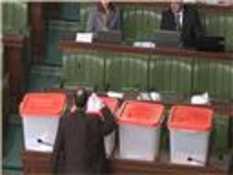 المجلس الوطني التأسيسي التونسي يبدأ انتخاباته