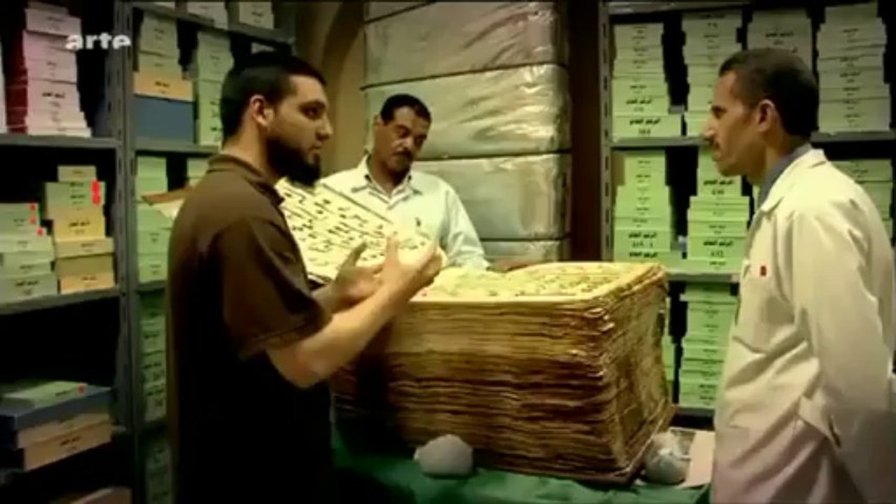 1,400 year Old Quran e Kareem Written by Khalifa Hazrat Usman