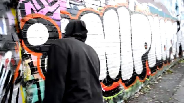 DiggiDog - Hip Hop Fan feat. Jay Hausen