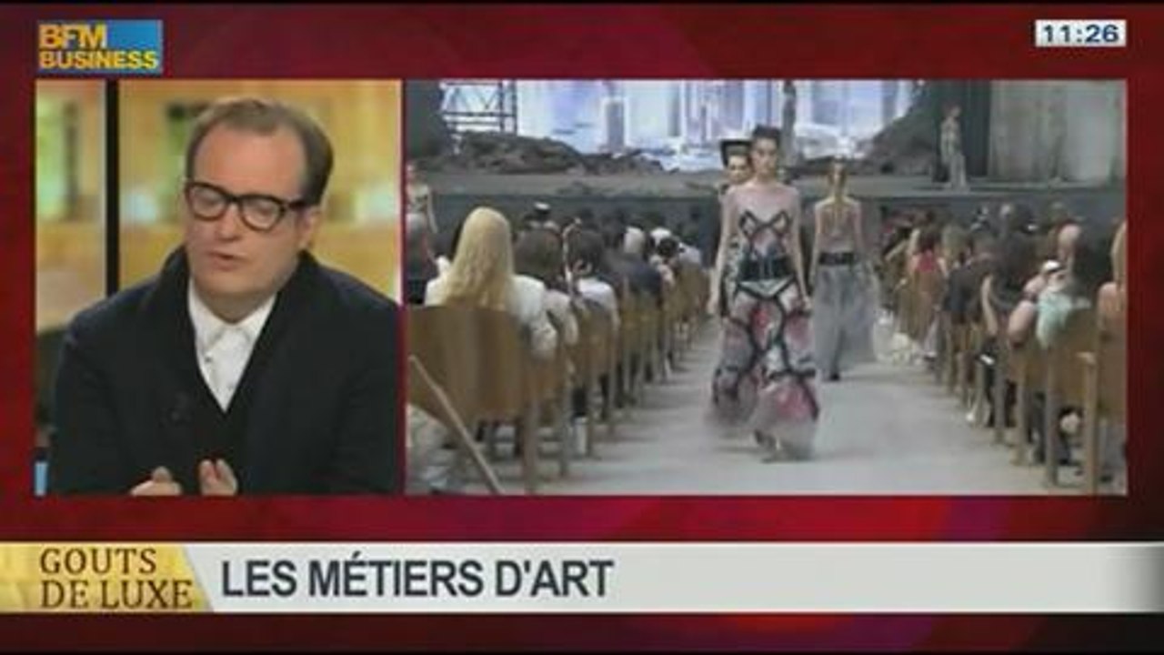 Les dessous de la haute couture: les métiers d'art, dans Goûts de luxe Paris - 12/01 7/8