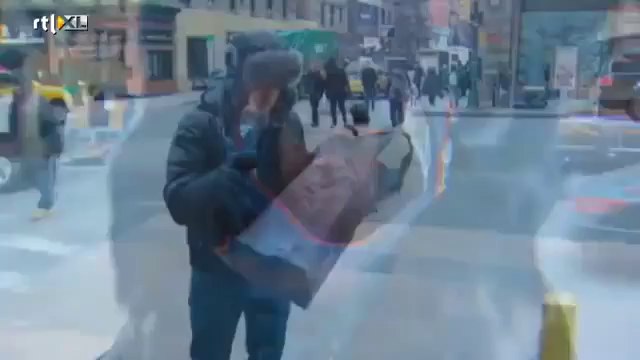 Tellement froid à New York - Un Tee-Shirt qui gèle en 5 sec et devient dur!