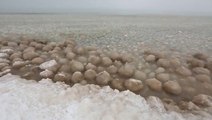 Boules de Glace géantes au bord du lac Michigan!