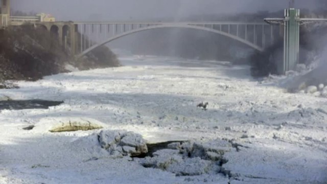 Niagara Falls freezes over