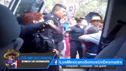 Mexico: Police woman saves the life of a kid