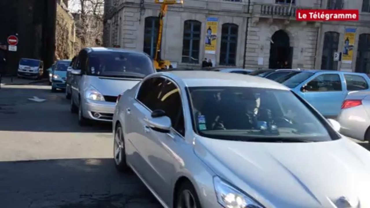 Saint-Brieuc. Valls de passage au conseil général