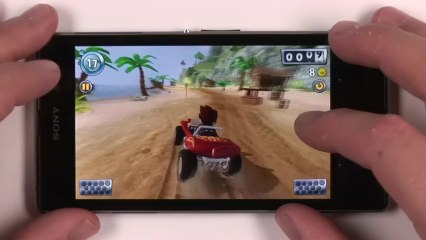 Xperia Z1 en vidéo : smartphone qui se mouille plongé dans l'eau !