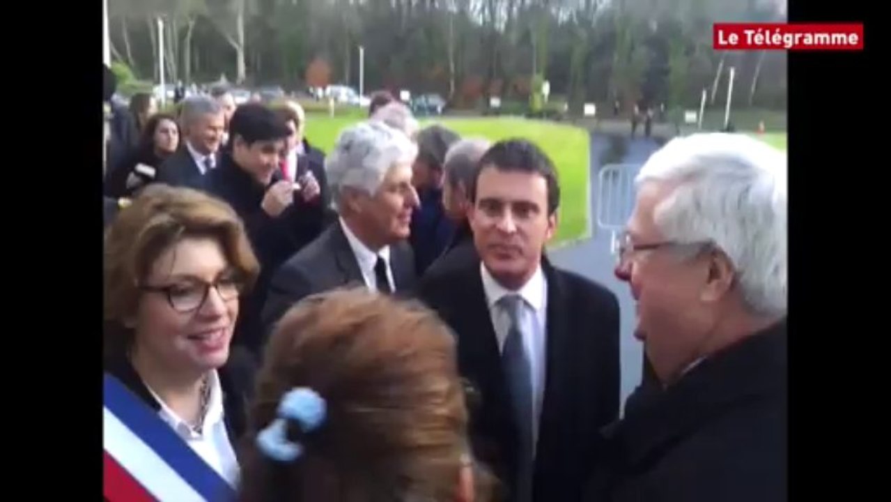 Morlaix. Valls au centre de secours