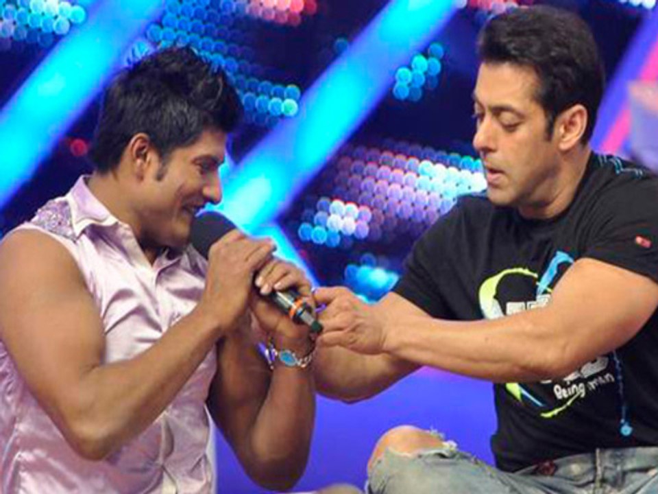 Salman Khan Gives Away His Lucky Bracelet Nach Baliye 6 Contestant