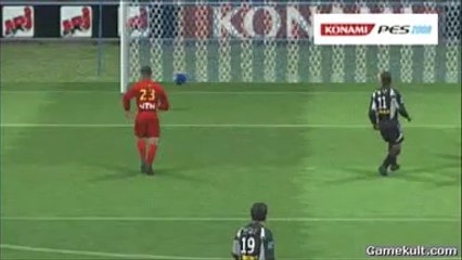 Pro Evolution Soccer 2008 - Attaque en triangle