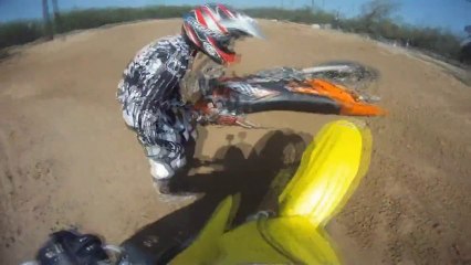 Awesome Motorcross Racing   CRASH RM125 VS  KTM 250F