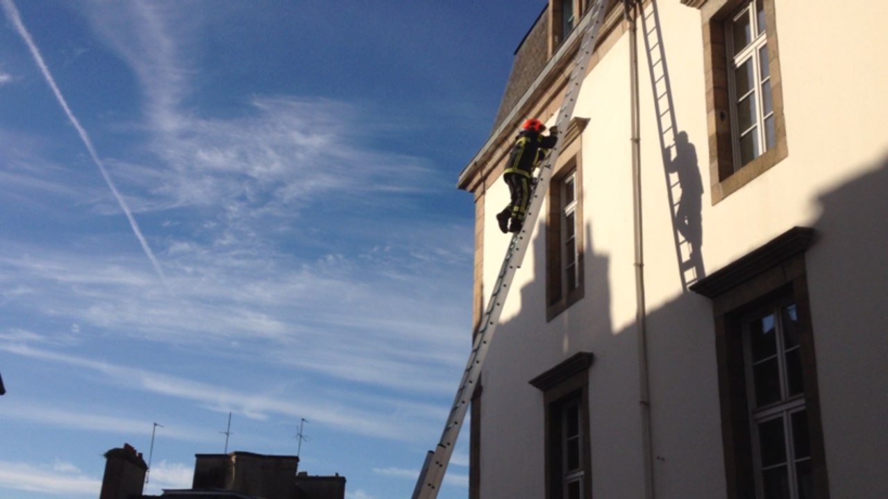 Les pompiers testent leur nouvelle échelle 3 plans