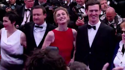 مجلة فرنسية تكشف عن علاقة بين الرئيس هولاند وممثلة