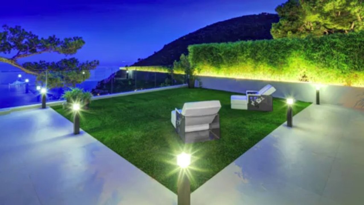 Eze (06360) Bord de mer - VENTE VILLA de Prestige - superbe vue mer - Piscine - Luxueuses finitions