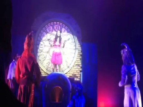 Nuria Fergó en su debut como actriz teatral con el musical Lucía, la maga