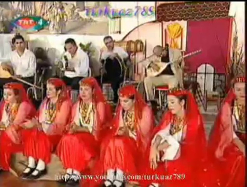 Cem ÇELEBİ-Evlerinin Önü Mersin