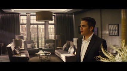 Chris Pine Is Attacked In A Hotel Room As "Jack Ryan"