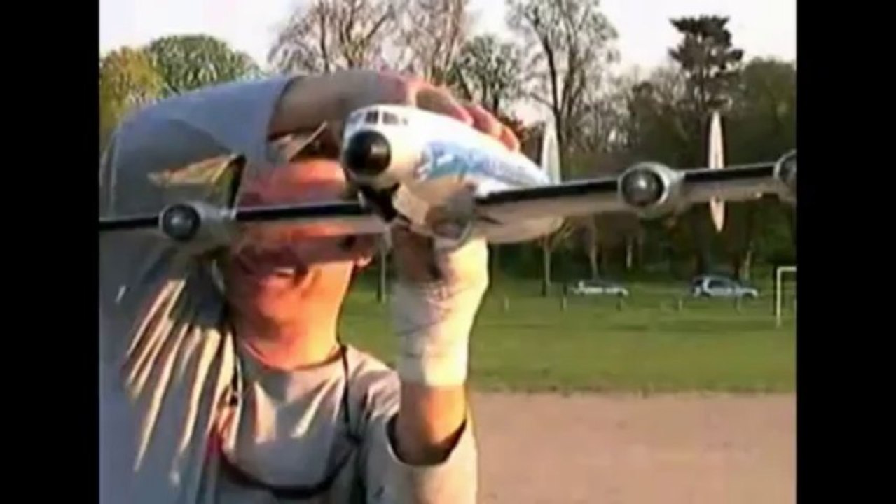 VOL SUPER CONSTELLATION A BAGATELLE