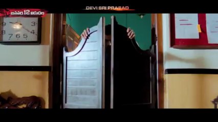 Allu Arjun - Ram Charan Action Promo From Yevadu