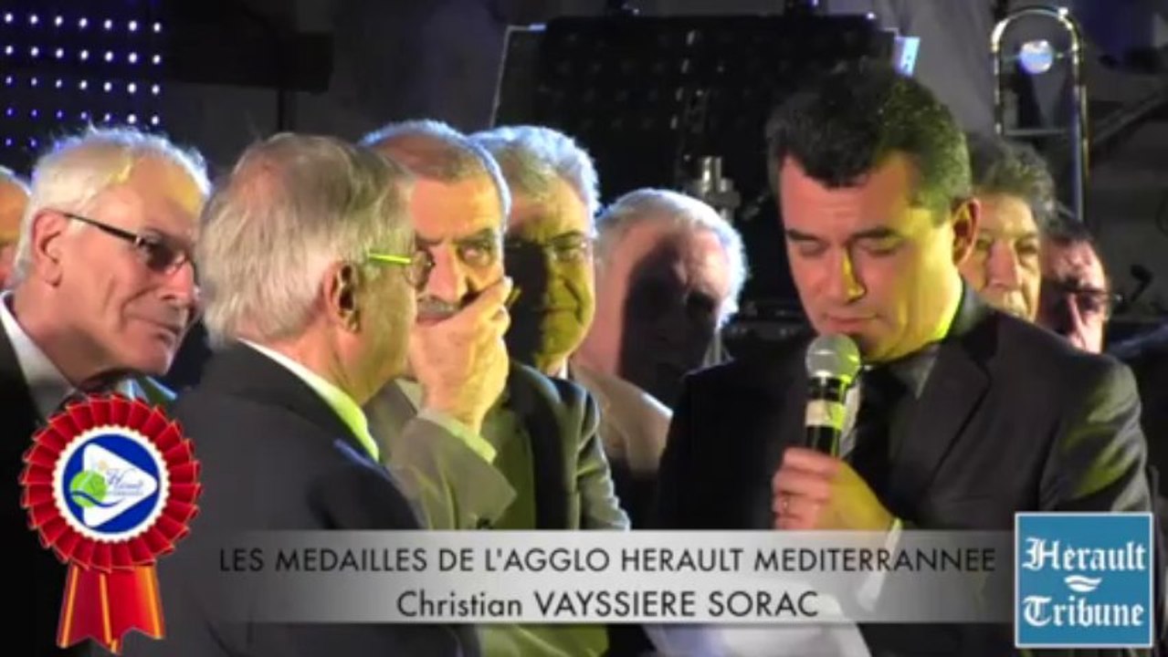 AGDE - 2014 - Christian VAYSSIERE honoré de la médaille de la Communauté d'Agglomération HERAULT MEDITERRANNEE