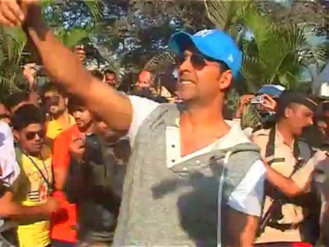 Akshay Kumar at 'Ride for Safety' rally organised by Mumbai Traffic Police