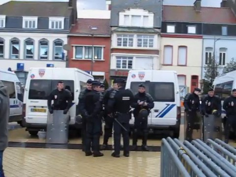 Calais: manifestation anti-immigration et anti-No Borders