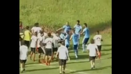 Futbol görünümlü karete maçı