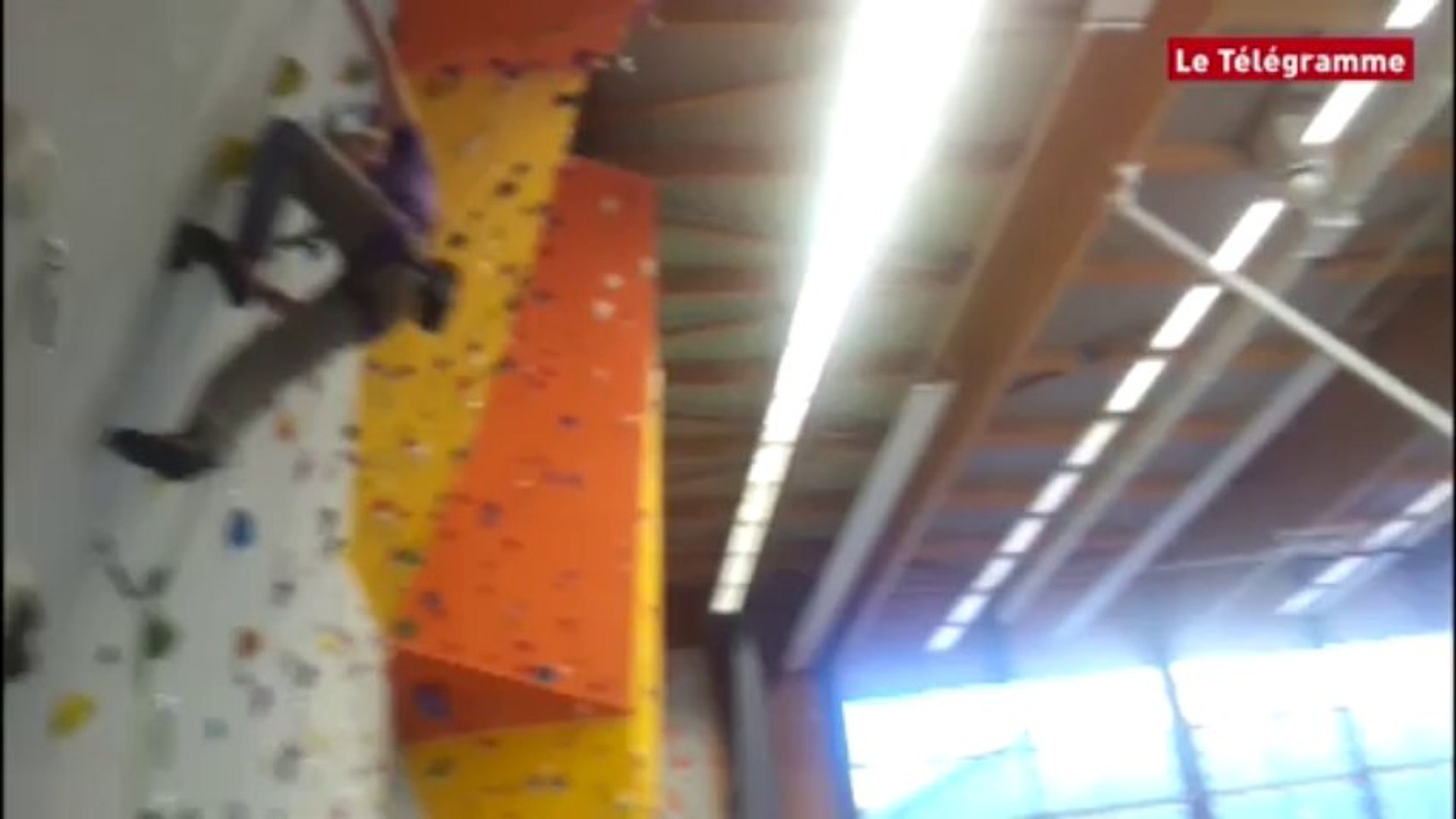 Morlaix. Inauguration du mur d'escalade de la nouvelle salle de sport du  parc Arthur-Aurégan - Vidéo Dailymotion
