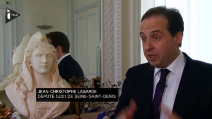 "Madame Trierweiler est dans une situation bizarre", selon J-C Lagarde