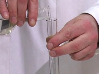 085. Изучение среды раствора анилина