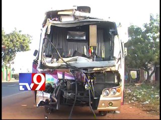 10 injures as private travel bus hits Lorry