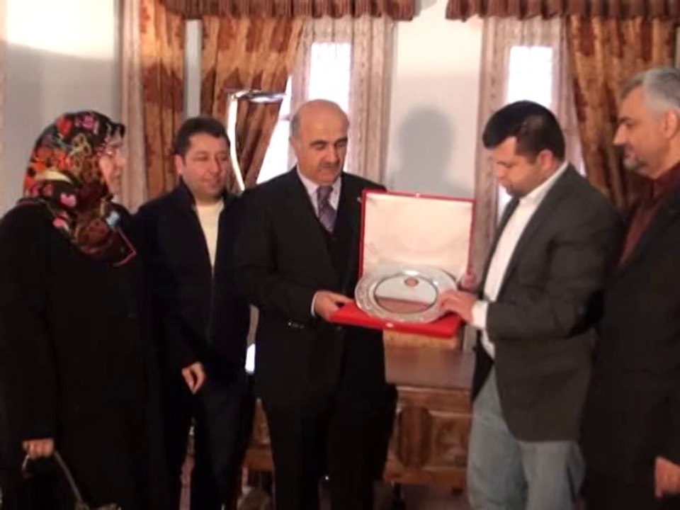 KIMDER'DEN BAŞKAN YILDIRIM'A PLAKET