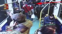Baby scippatori rubavano cellulari su bus a Torino, tutti arrestati dalla Polizia