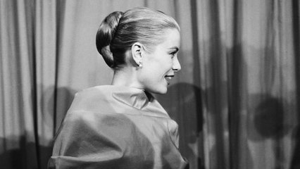 Hey, Hair Genius - How to Recreate Grace Kelly’s Classic Oscars Hairstyle at Home