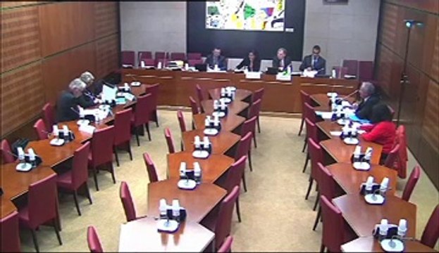TABLE RONDE : DIRIGEANTS DES GRANDES ENTREPRISES PUBLIQUES ET PRIVEES. - Mercredi 7 Novembre 2012