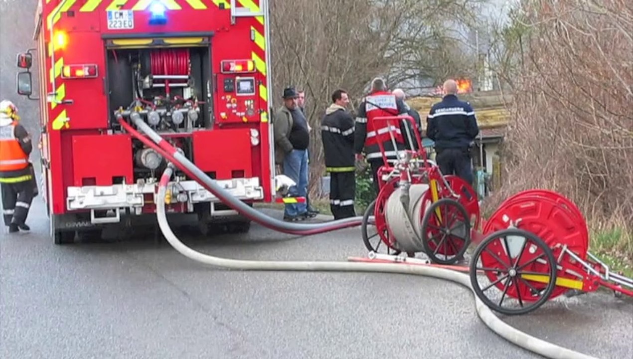 Agnetz: un pavillon en feu