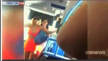 Elles agressent violemment un vieil homme malvoyant