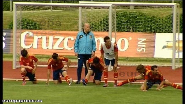 Del Bosque convoca a Costa, Thiago y Azpilicueta