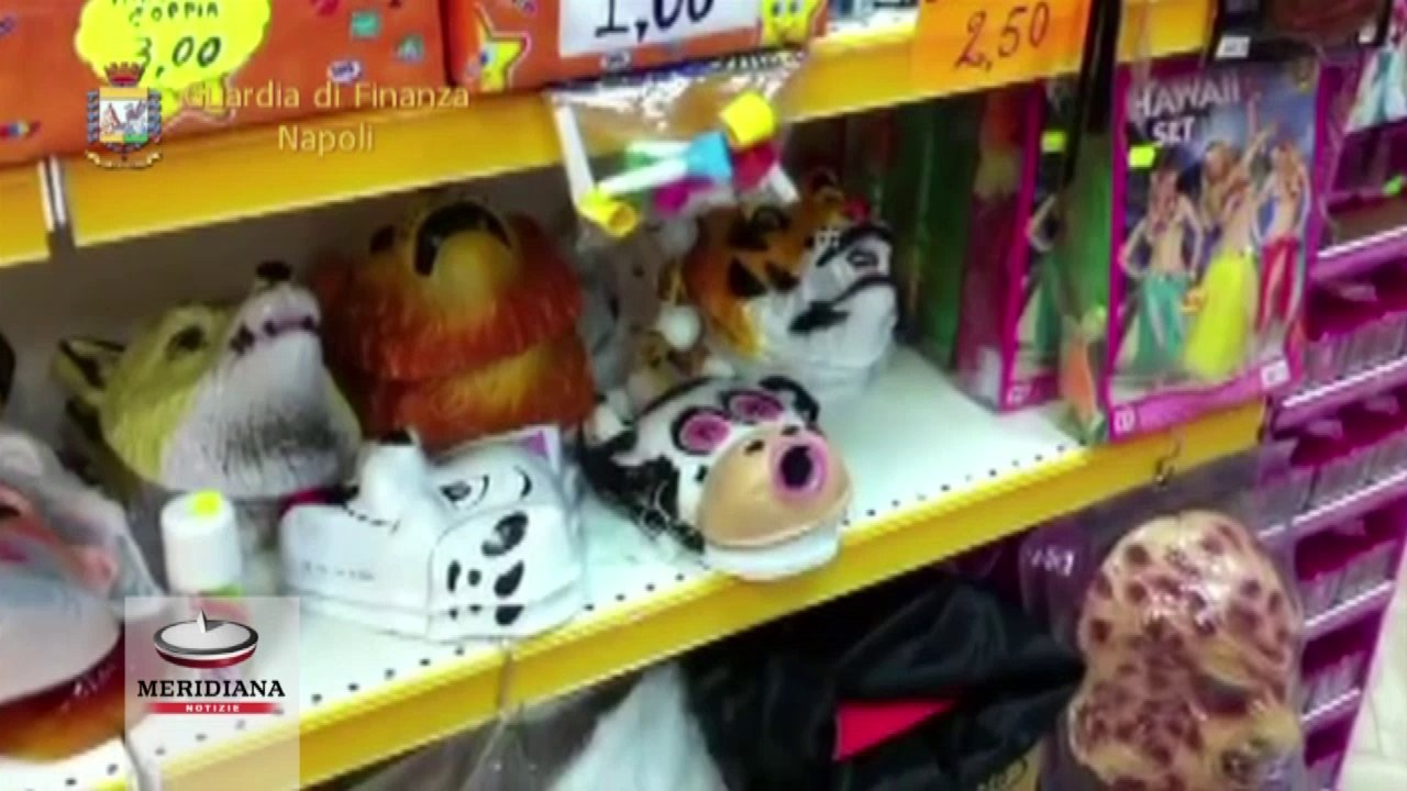 Sequestrate maschere con volti politici: c'erano anche quelle di Renzi, Grillo e del Cav