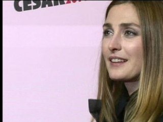 L'arrivée de Julie Gayet aux César 2014 - 28/02