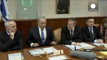 Israele: il presidente Peres rende omaggio alla salma di Sharon