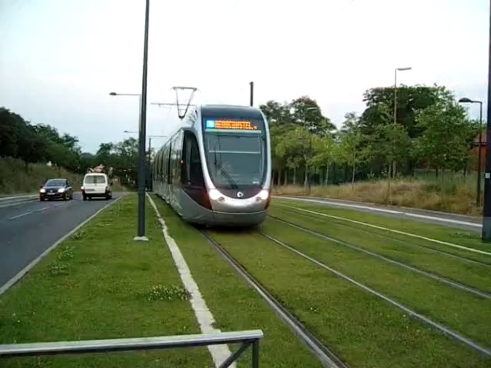 CITADIS ALSTOM,  TOULOUSAIN arrive de Purpan à Arènes Romaines, direction Aéroconstellation.
