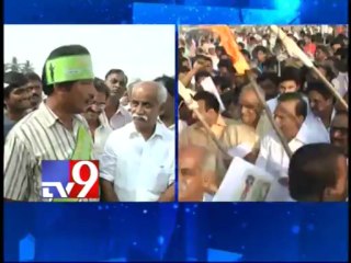 Ashok Babu burns T-Bill i Bhogi bonfire