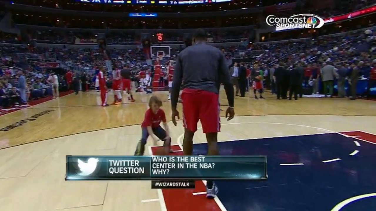Dwight Howard en 1 contre 1 avec un fan plutot jeune! Trop marrant