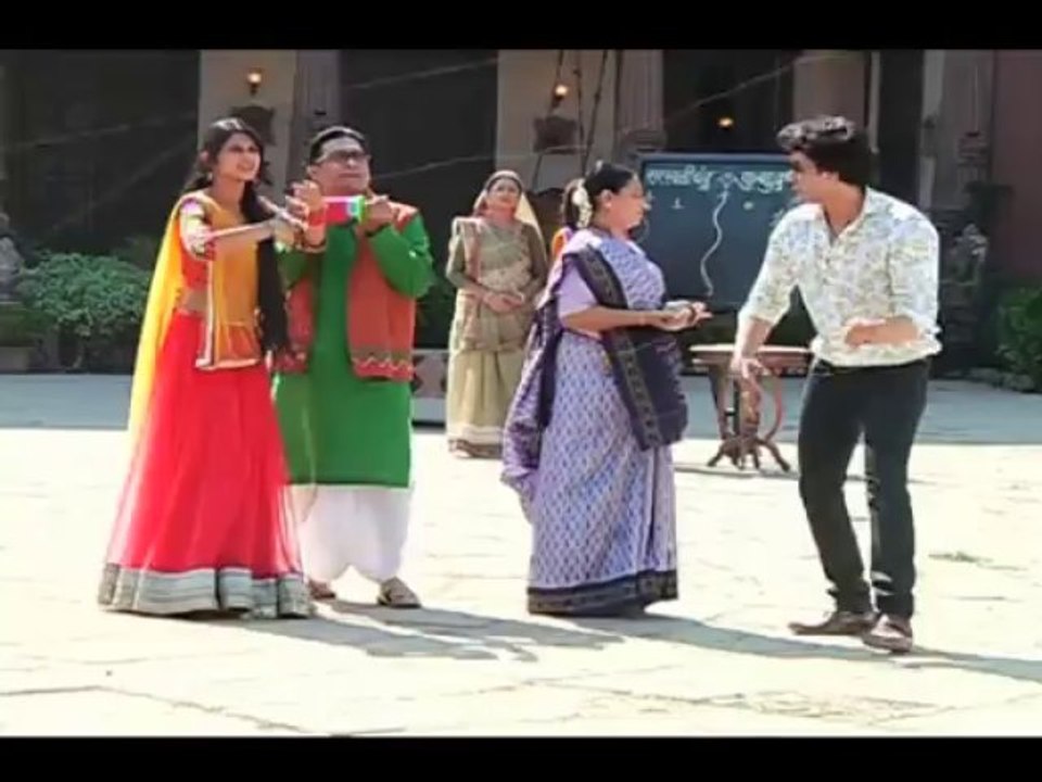 Saraswatichandra Kumud Saras come closer