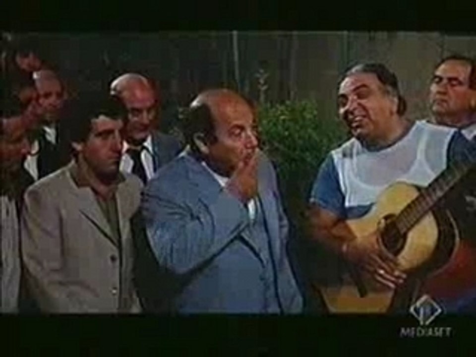 A benvenuti a sti frocioni...