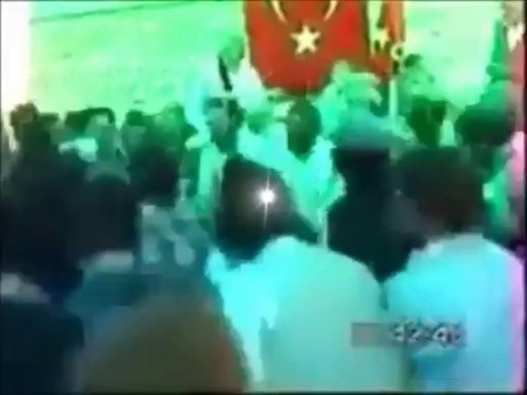 Şeyh'e Allah diyen tarikatçı sapıklar! [Şirk sözleri dolu tarikat ilahisi...]