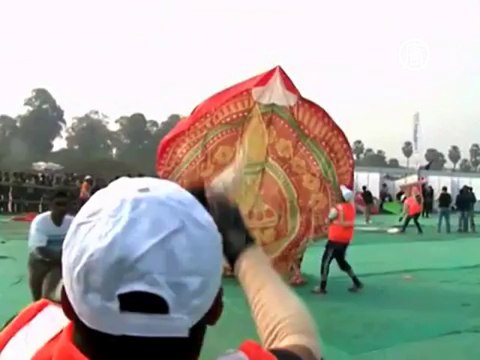 В Индии проходит фестиваль воздушных змеев