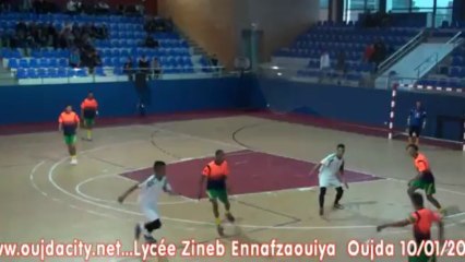 ثانوية زينب النفزاوية  بوجدة تنظم دوري المسيرة الخضراء  في كرة القدم